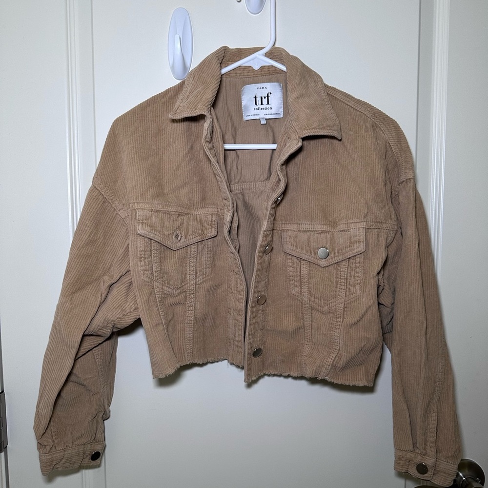 Cropped corduroyed jacket